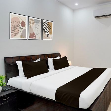 Appartamento Super Townhouse Sector 53 Golf Course Road Gurgaon Esterno foto