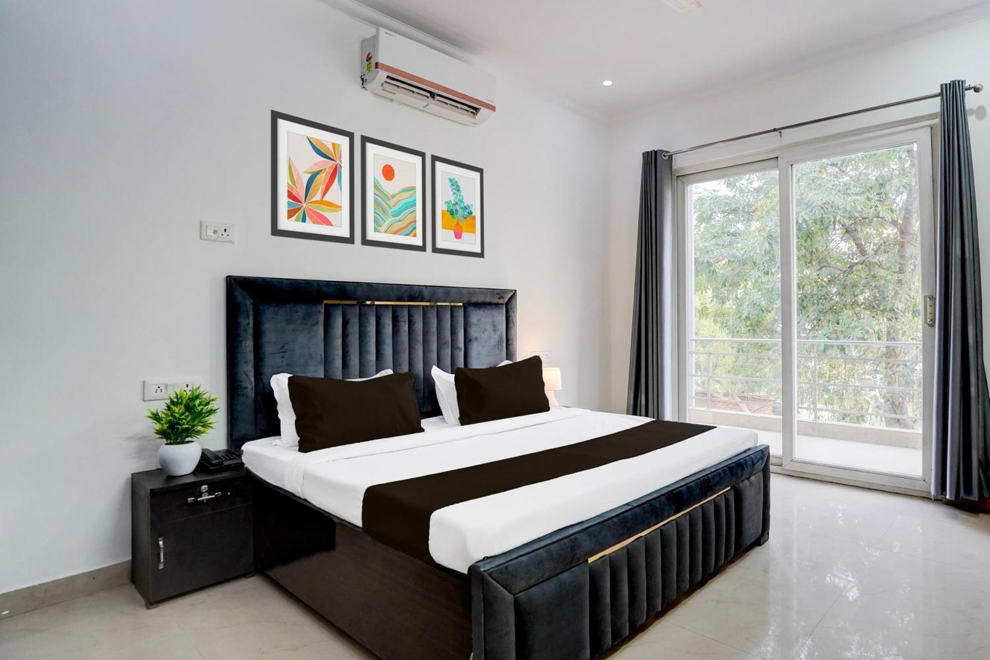 Appartamento Super Townhouse Sector 53 Golf Course Road Gurgaon Esterno foto
