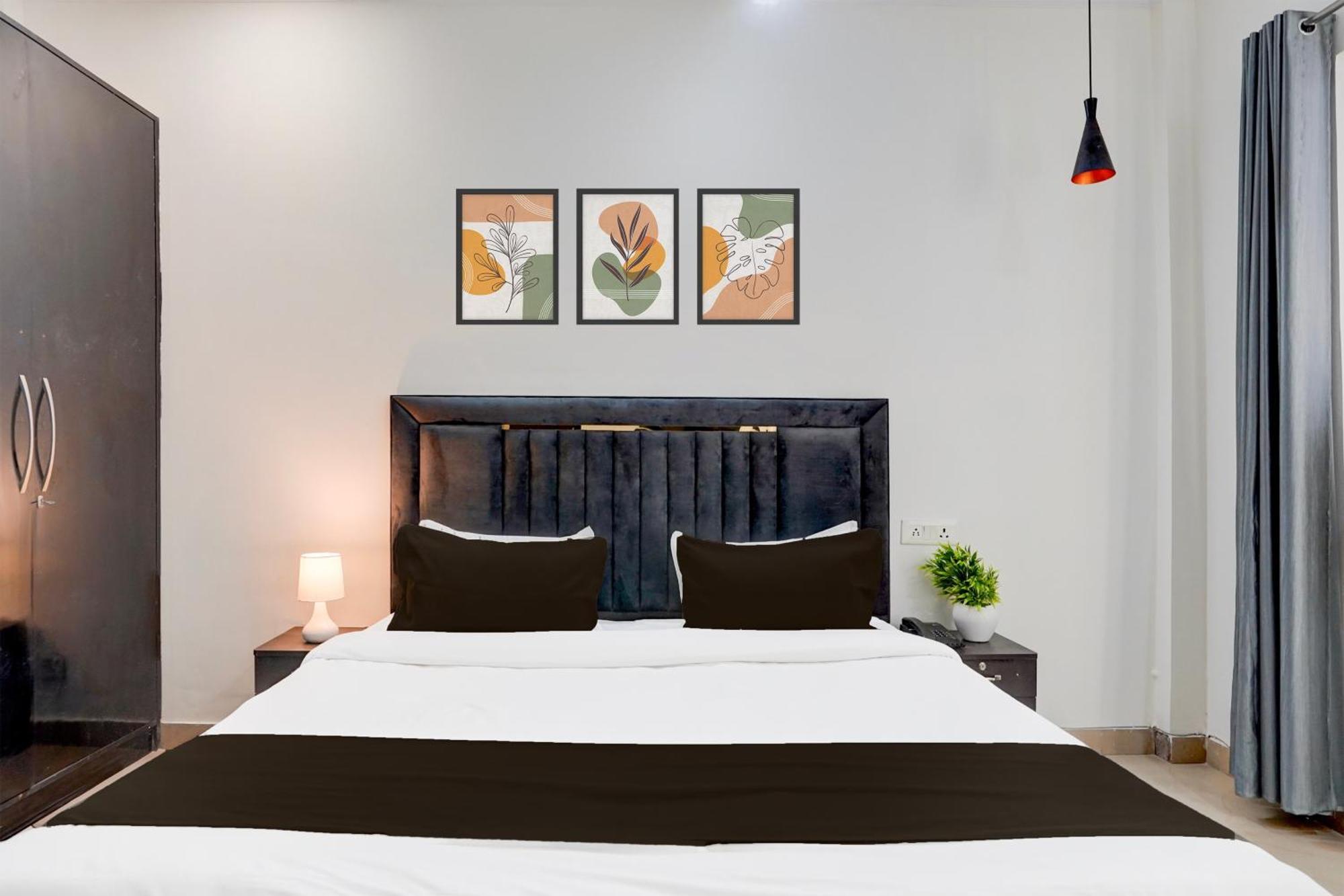Appartamento Super Townhouse Sector 53 Golf Course Road Gurgaon Esterno foto