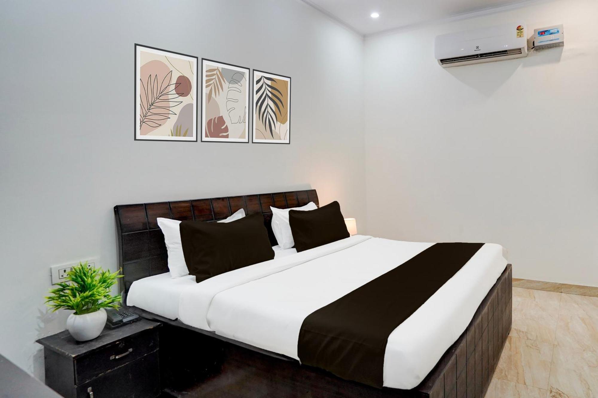 Appartamento Super Townhouse Sector 53 Golf Course Road Gurgaon Esterno foto